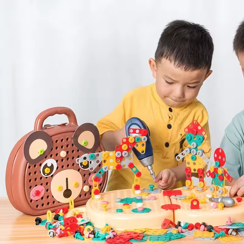 Educatief constructiespel met inbegrepen boormachine