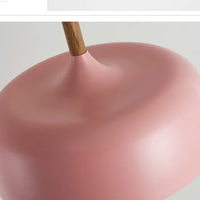 Moderne hanglamp van metaal met houten accent – Scandinavisch minimalistische stijl