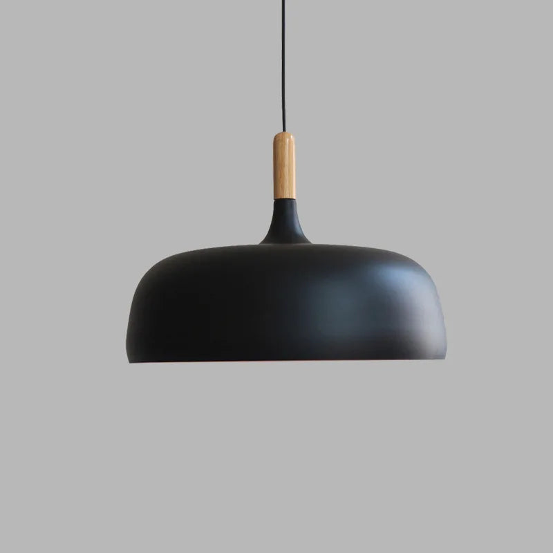 Moderne hanglamp van metaal met houten accent – Scandinavisch minimalistische stijl