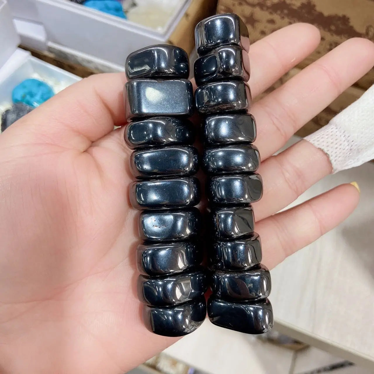 Zwarte Lodesteen Stenen | Magnetische getrommelde stenen voor Reiki en aardingsenergie.