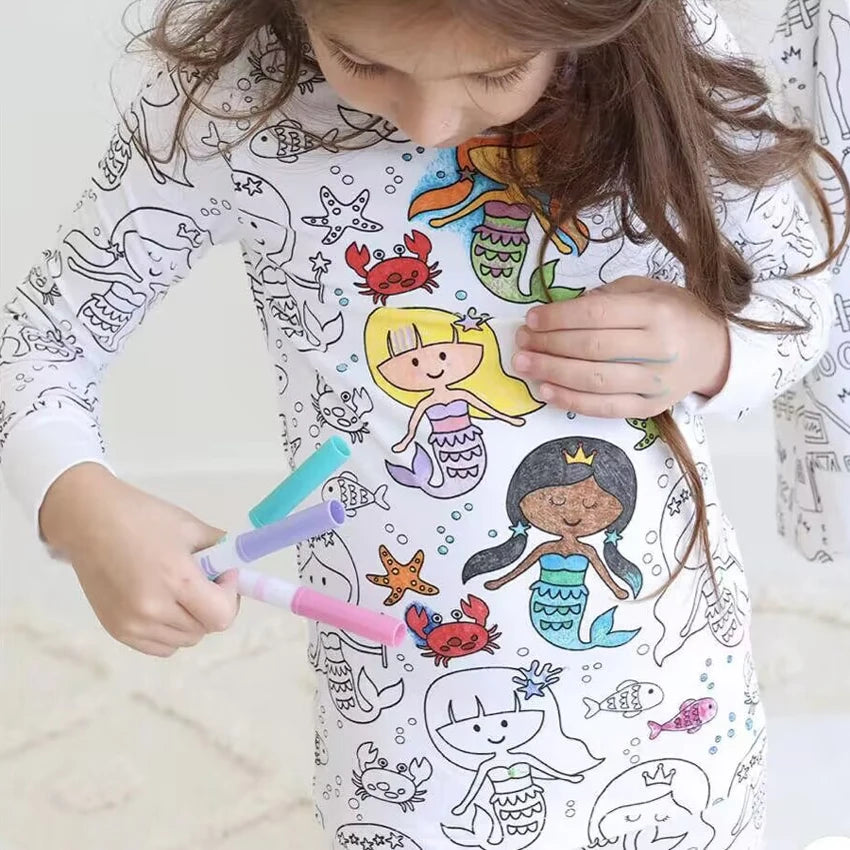 Artisano Luxe DIY Pyjama Set | Kleurrijke en creatieve pyjama set voor kinderen om hun eigen unieke slaapkleding te ontwerpen, perfect voor fantasierijk spel en artistieke expressie.