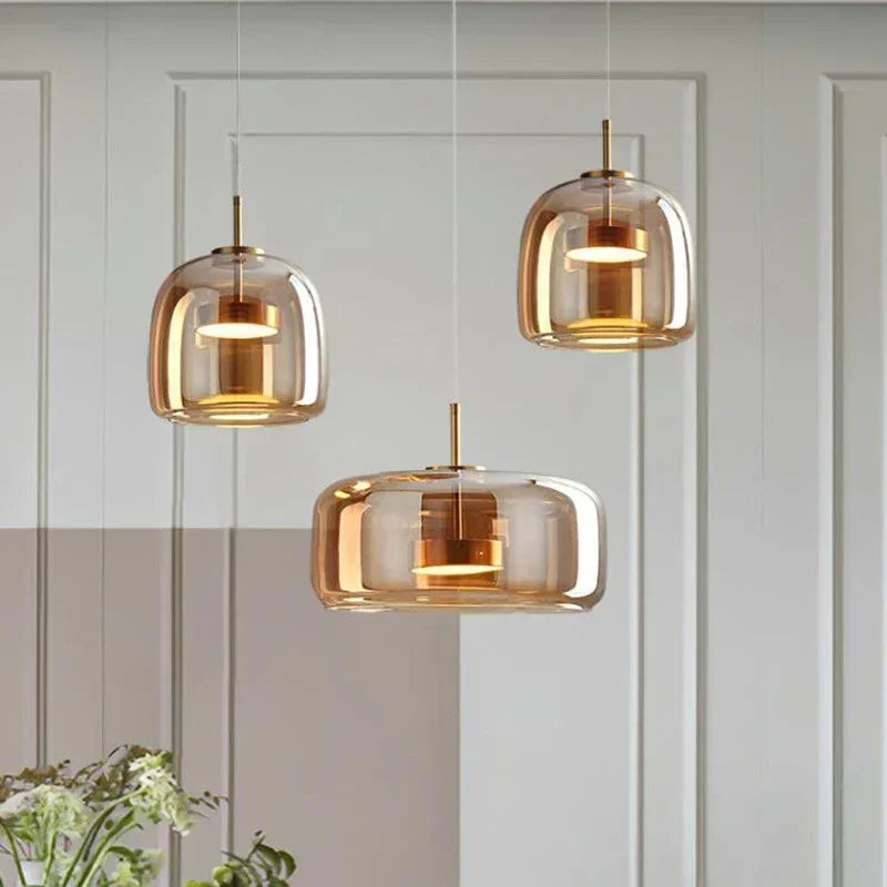 Moderne LED glazen hanglamp – minimalistische lampenkap en gouden afwerking