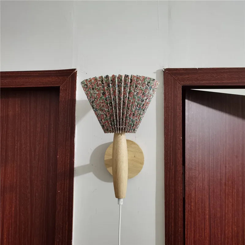 Lyren Nordic Houten Wandlamp Met Geplooide Schaduw Glans