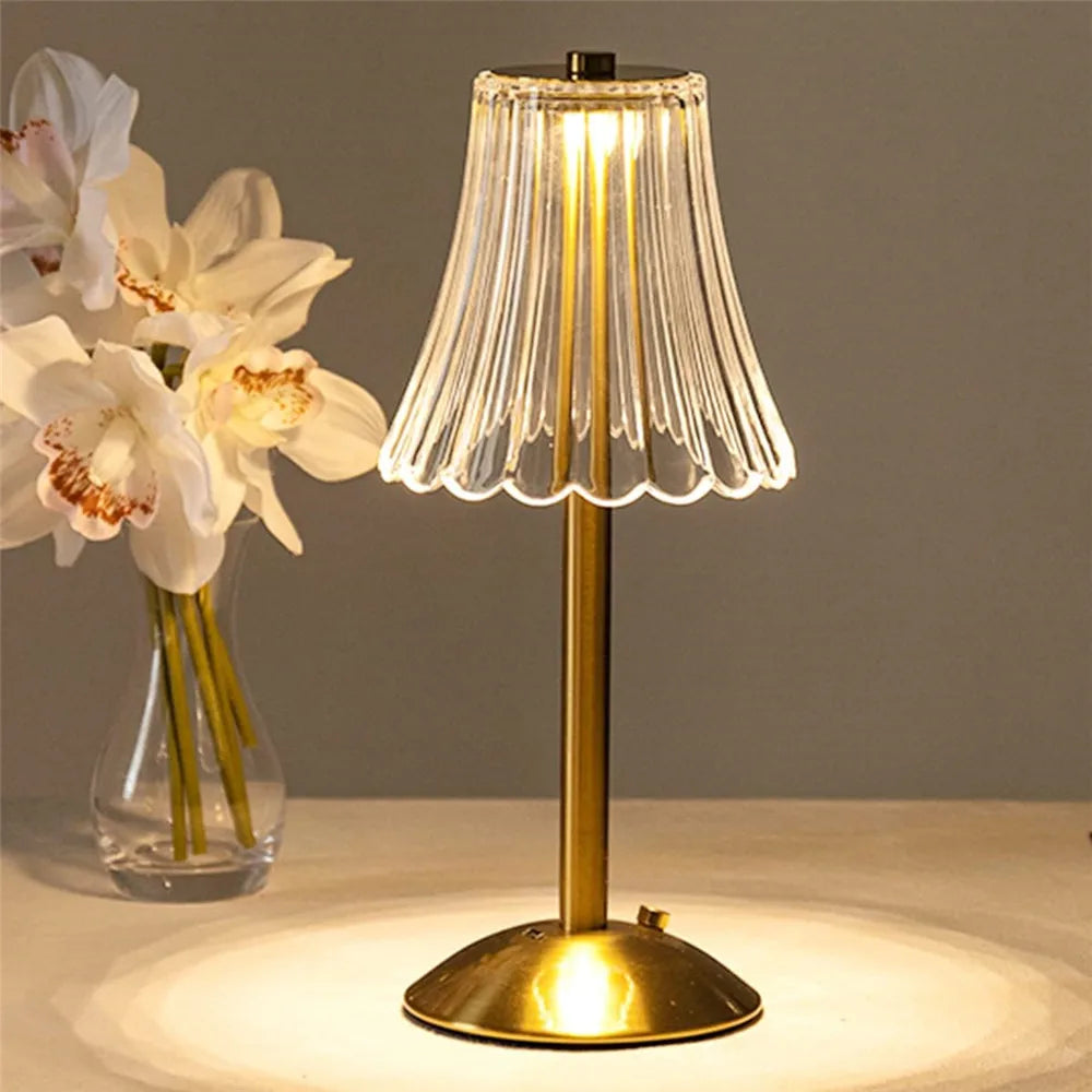 Elegante LED-tafellamp met kristallen kap en gouden afwerking – touch-aansteking