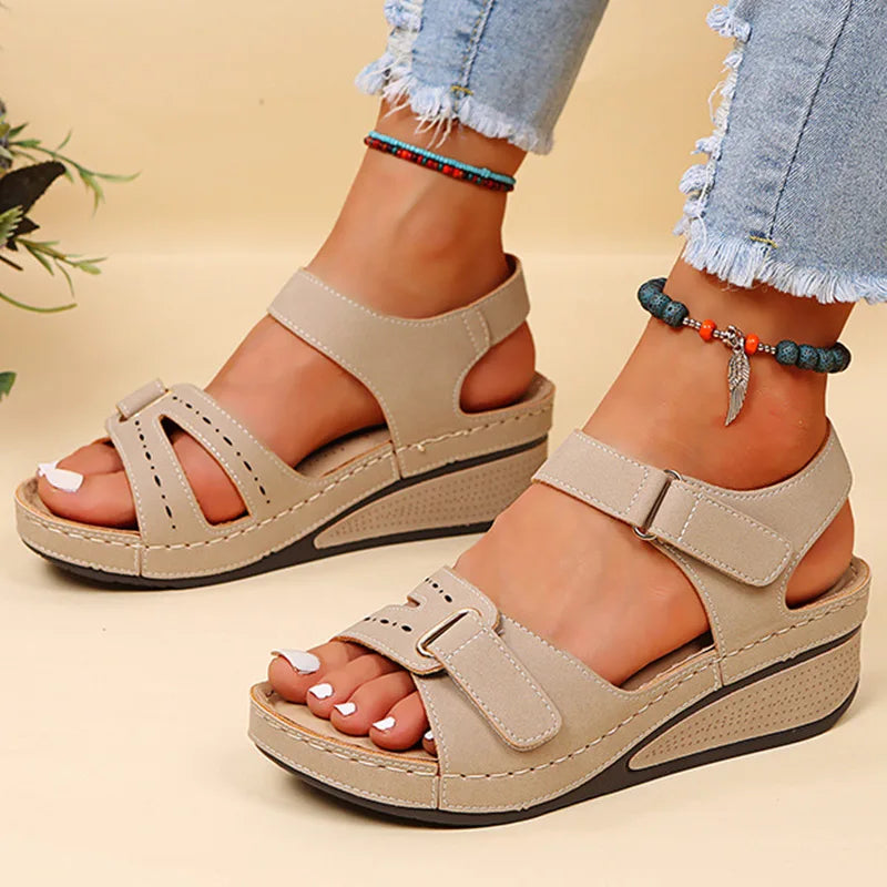LuxeStride Dames Wedge Hak Sandalen | Biedt elegantie en stijl met een zachte zool en comfortabel draagcomfort in een platform sandaal