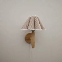 Lyren Nordic Houten Wandlamp Met Geplooide Schaduw Glans