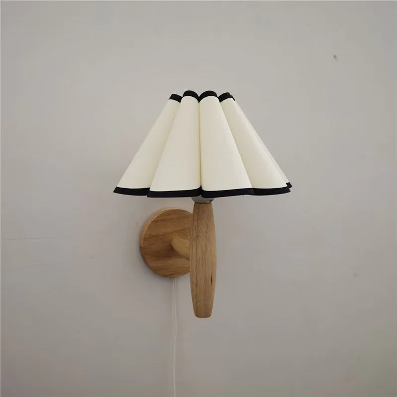 Lyren Nordic Houten Wandlamp Met Geplooide Schaduw Glans