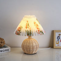 Noorse Rieten Geplooide Stof Conische LED Tafellamp 1-Licht