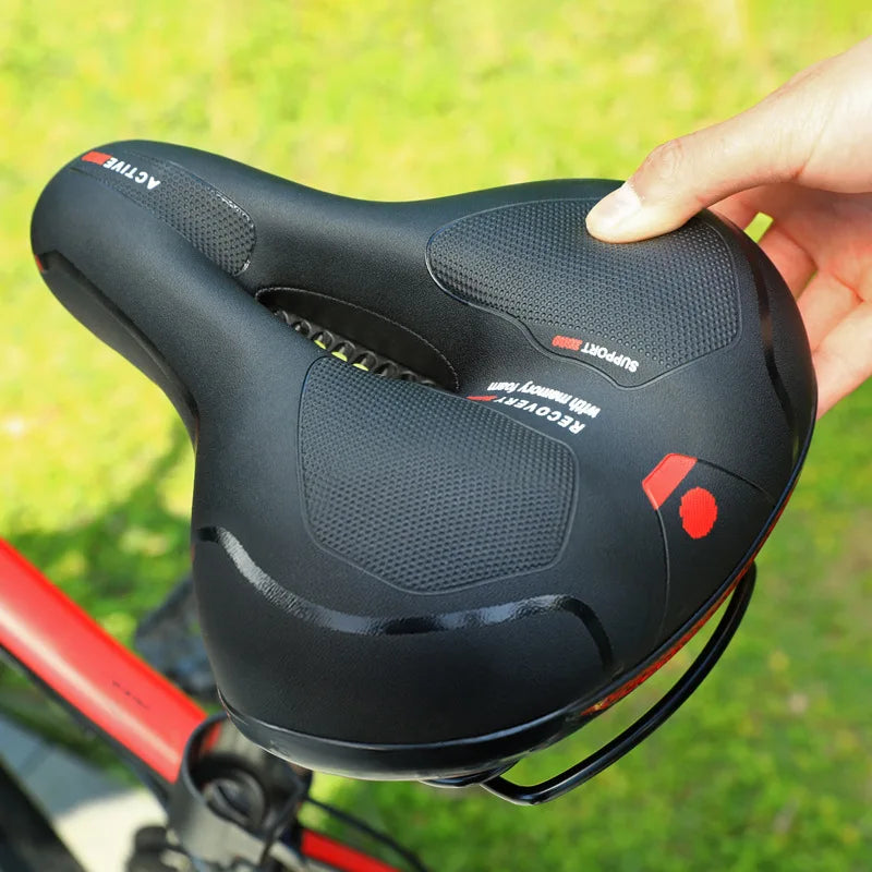 CycloLux | Ademend regenbestendig zadel voor betere prestaties