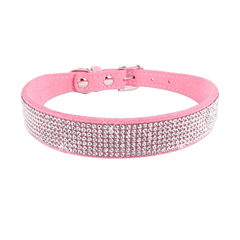 GlamourPaws Luxe Strass Hondenhalsband | Sprankelende met kristallen versierde halsband met een duurzame zinc alloy gesp, perfect voor kleine tot middelgrote honden en katten zoals Chihuahuas en Mopshonden.