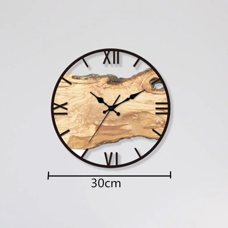 Geruisloze wandklok van acryl en hout