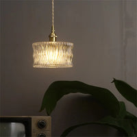 Vintage glazen hanglamp met gestreepte kap en gouden afwerking