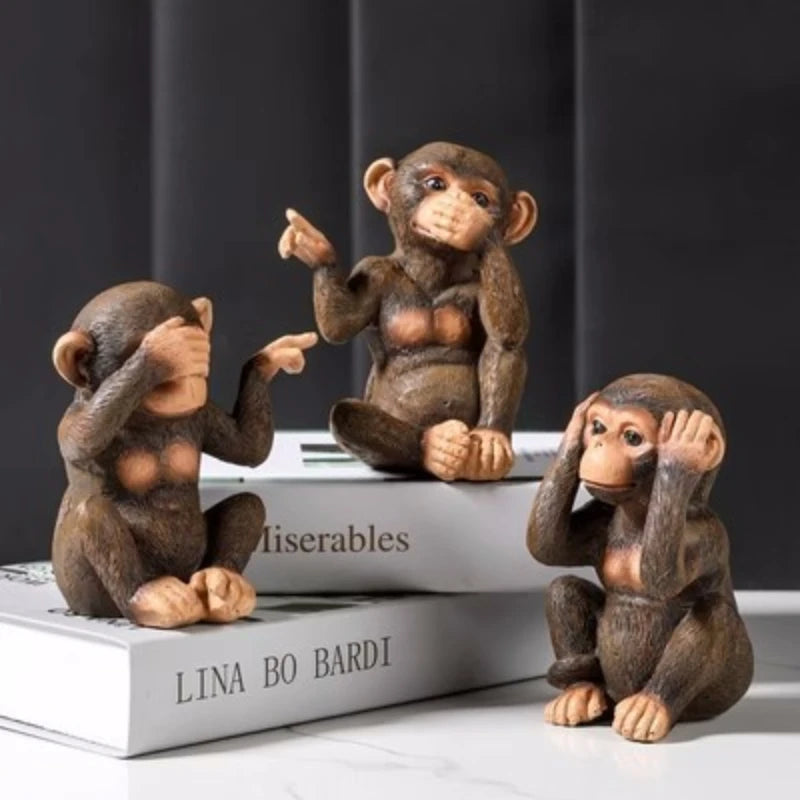 GorillaElegance Nordic Gorilla Beeldenset | Charmante hars sculpturen die je bureau decor verhogen en een speelse touch aan elke kamer toevoegen