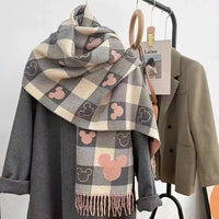 Dames Sjaal met Mickey-Motief – Zacht, warm & speels
