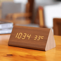 WoodSense LED-houten klok – Spraakgestuurd & Stijlvol voor elke kamer