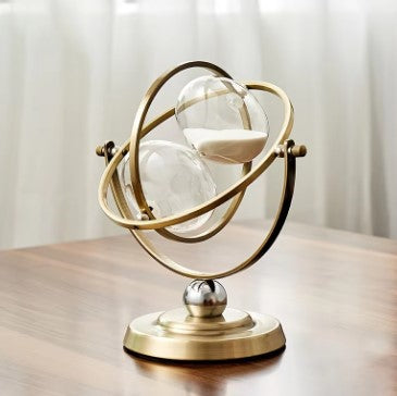 Luxe Zandloper met Elegante Metalen Frame