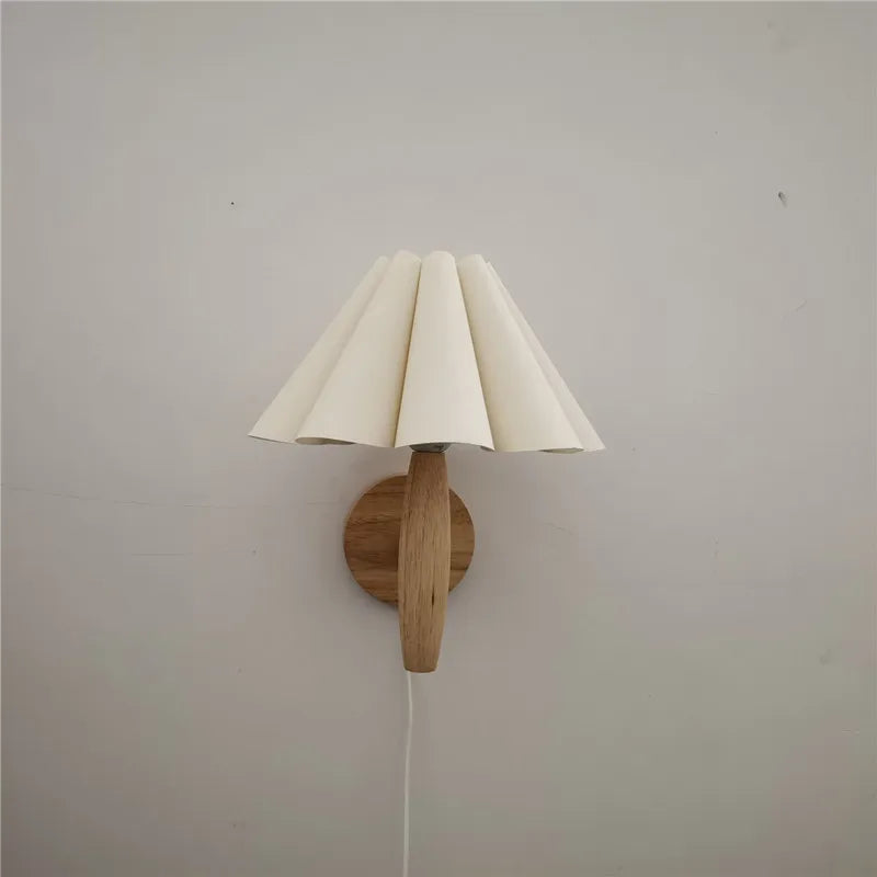 Lyren Nordic Houten Wandlamp Met Geplooide Schaduw Glans