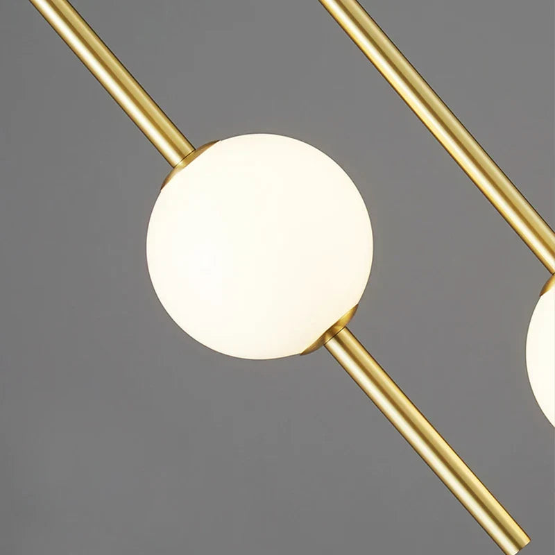 Moderne gouden hanglamp met bolvormige lampenkap | Minimalistische LED plafondlamp