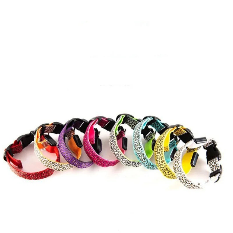 NightGlow LED Hondenhalsband | Veilig en zichtbaar wandelen met deze lichtgevende hondenhalsband