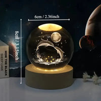 Mariluna Kristallen Bol Dolfijn | 3D-Lasergravure & LED-Basis | Maan- & Zee-motief