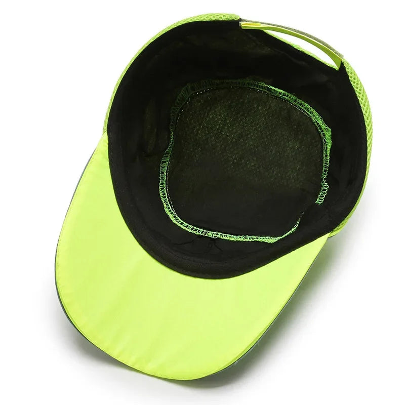Rode Veiligheidsbumpcap - Helm met harde ABS binnenkern voor hoofdbeveiliging thuis, op het werk en in de fabriek