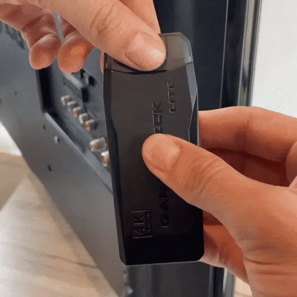 PixelDrive 64gb: Origineel met 2 controllers - Meer dan 20.000 spellen van Mario tot Pokémon