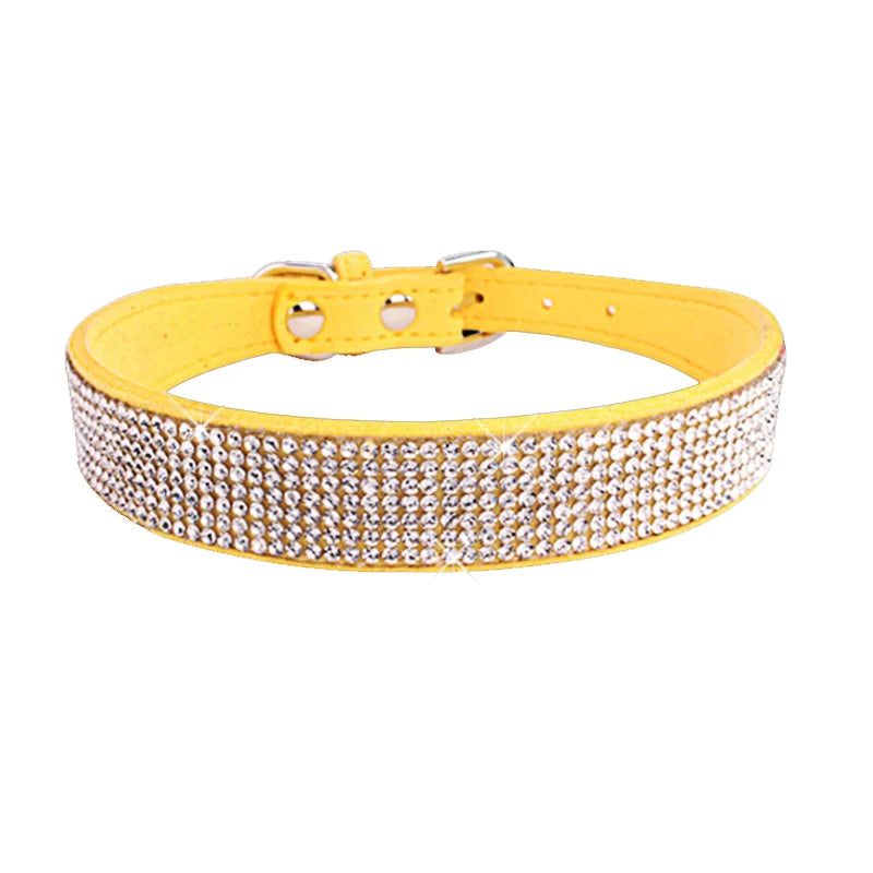 GlamourPaws Luxe Strass Hondenhalsband | Sprankelende met kristallen versierde halsband met een duurzame zinc alloy gesp, perfect voor kleine tot middelgrote honden en katten zoals Chihuahuas en Mopshonden.