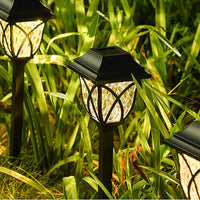 Zonne-energie Tuinlampen met Lantaarnontwerp voor Stijlvolle en Duurzame Buitenverlichting
