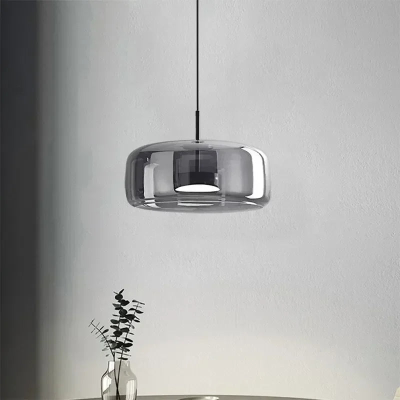 Moderne LED glazen hanglamp – minimalistische lampenkap en gouden afwerking