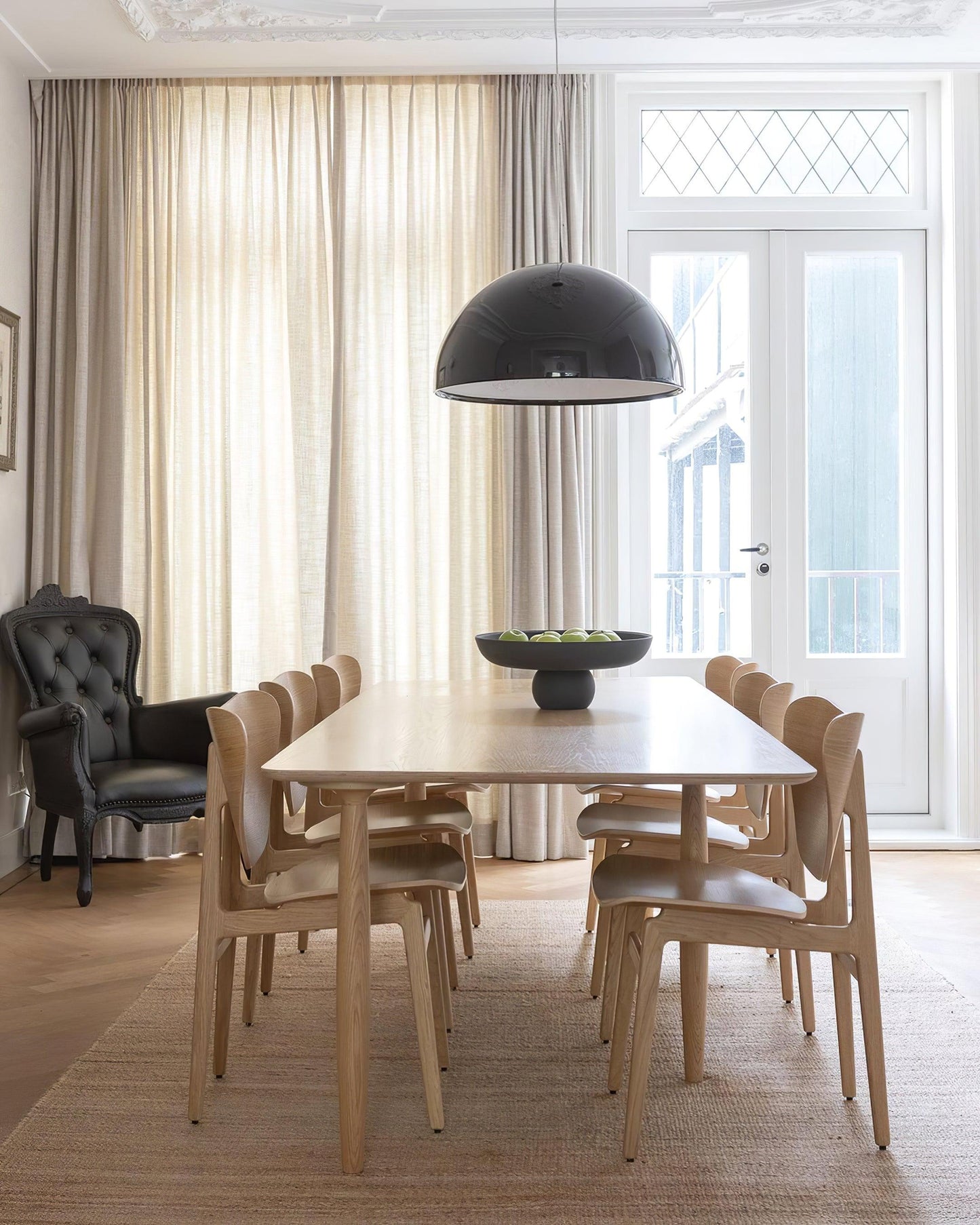 Suspensie Dôme Zwart met Elegante Geprofileerde Plafond