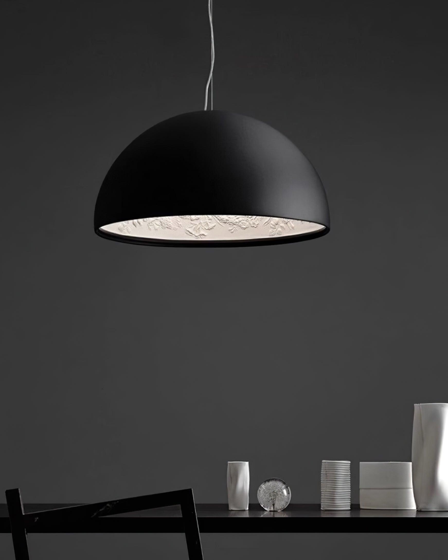 Suspensie Dôme Zwart met Elegante Geprofileerde Plafond