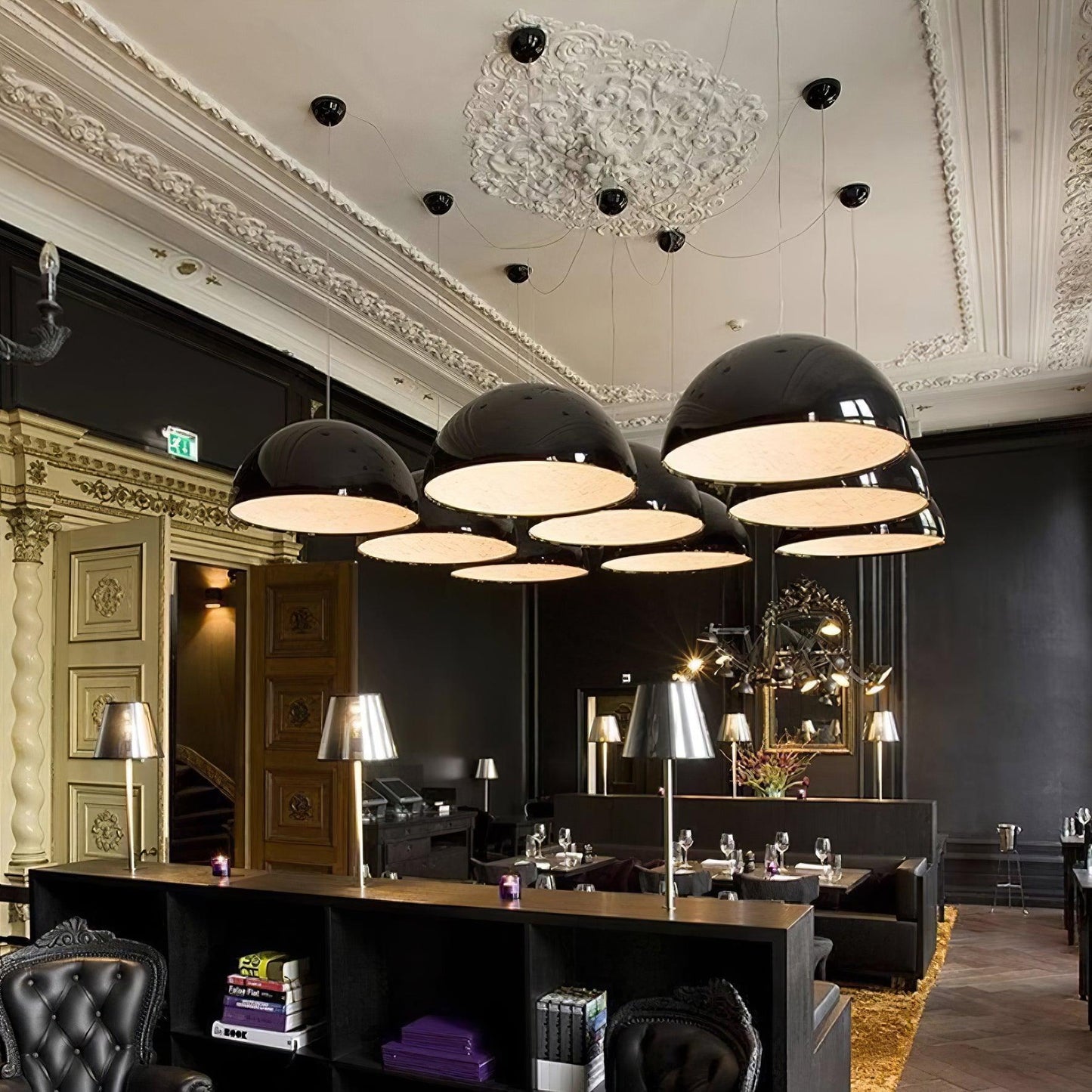 Suspensie Dôme Zwart met Elegante Geprofileerde Plafond