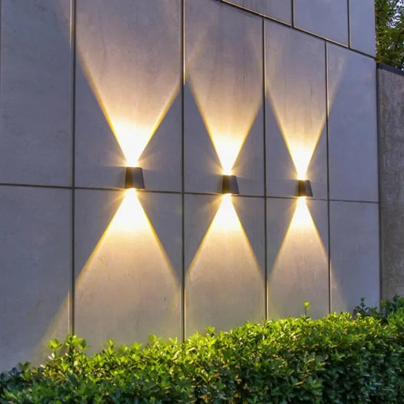 Zonnepanelen Wandlamp | Draadloos & Automatisch | IP65 Weerbestendig | LumaRay Solar