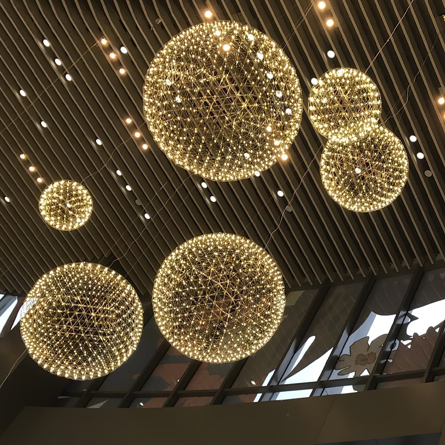 Ivthayra Luxe Postmoderne Gouden Bol Hanglamp