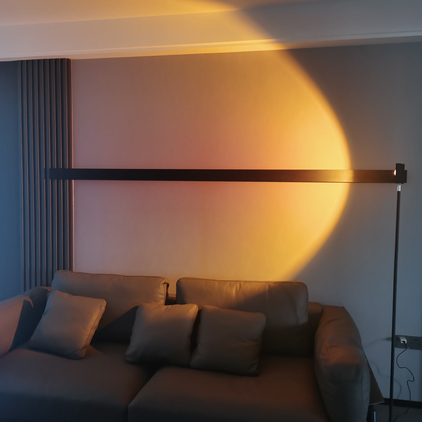 LED Kleurenprojector Vloerlamp | Minimalistisch Halo Licht Effect