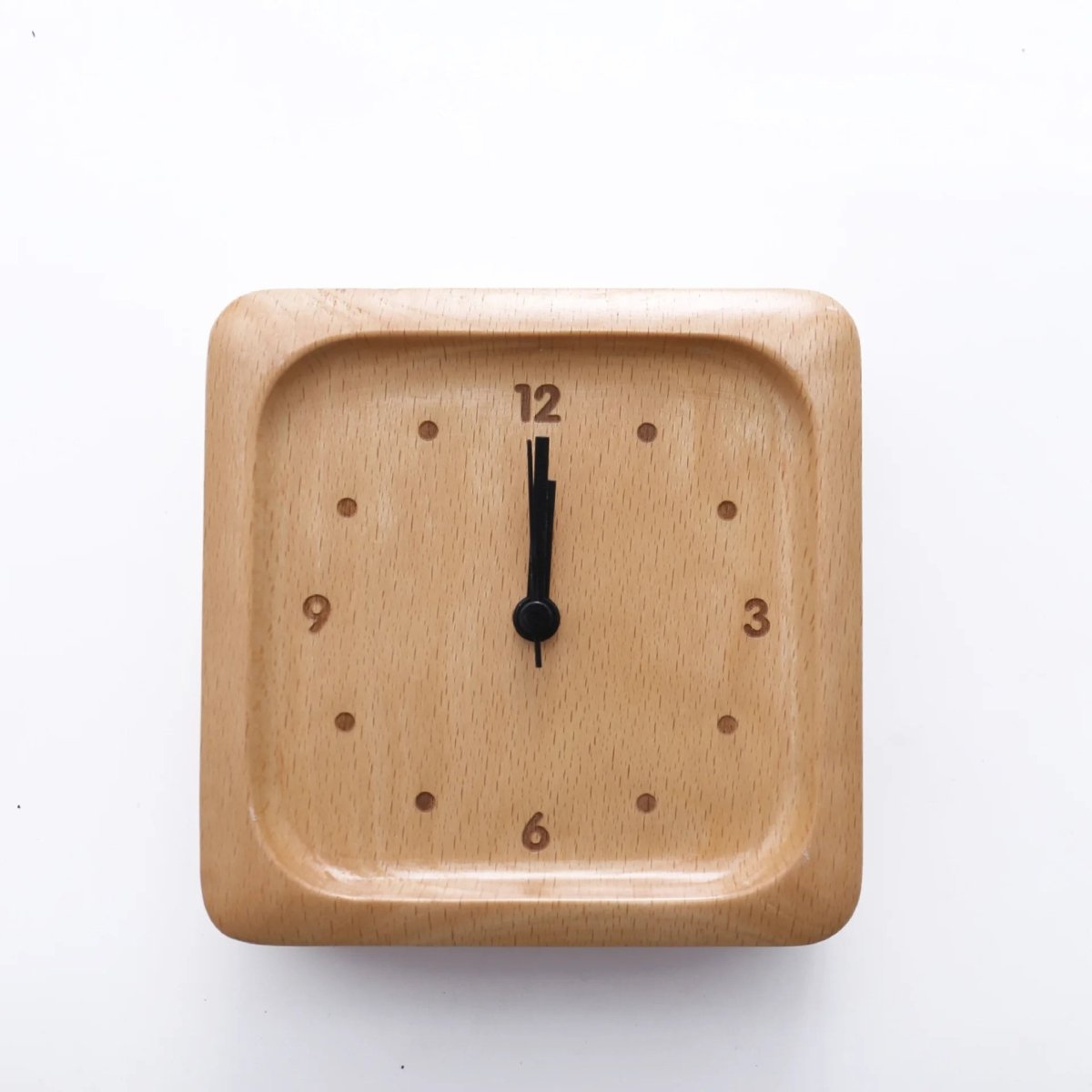 WOODMORN – Elegante wekker van beukenhout voor een stijlvol thuis