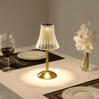 Oplaadbare Tafellamp met Geribbeld Glazen Kap en LED Licht