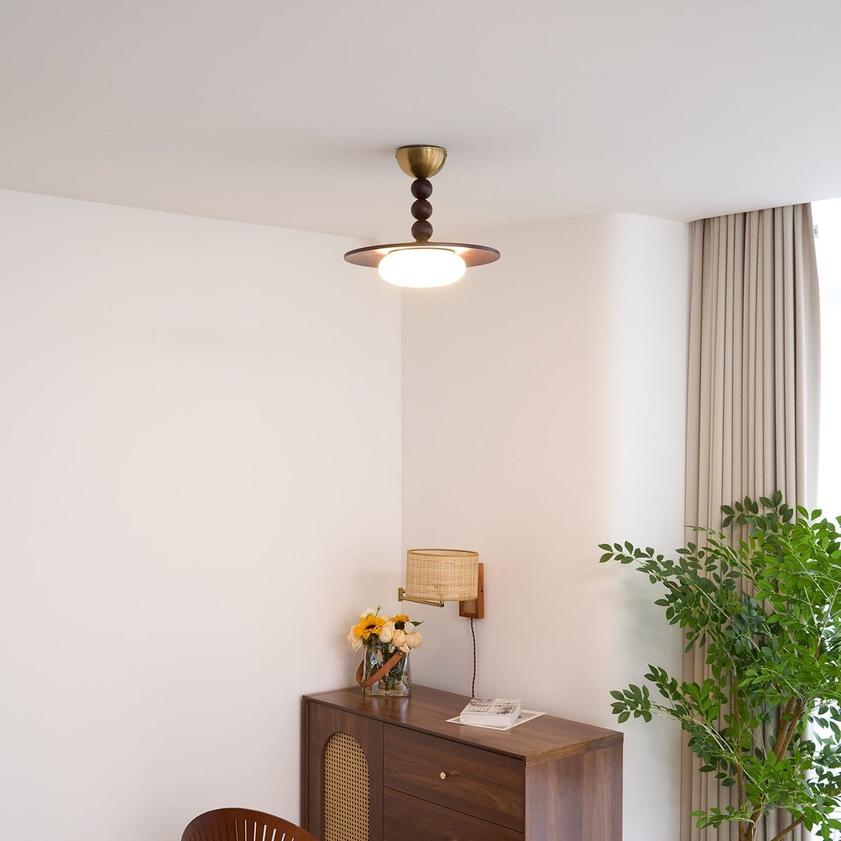 Muto Plafondlamp Walnootkleur & Witte Imitatie Alabaster