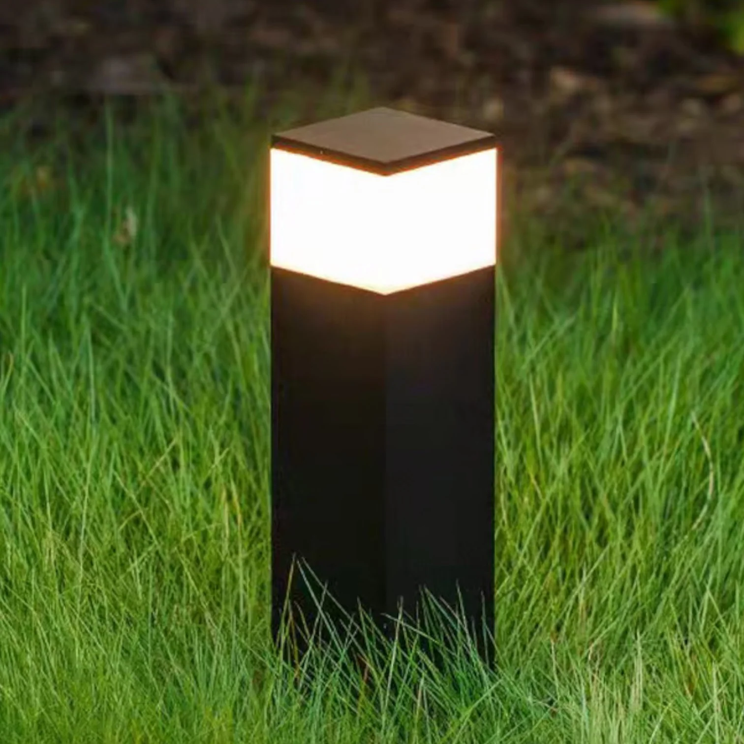 Zonne-energie Tuin Paal Lamp Met Rechthoekig Zwart Postontwerp