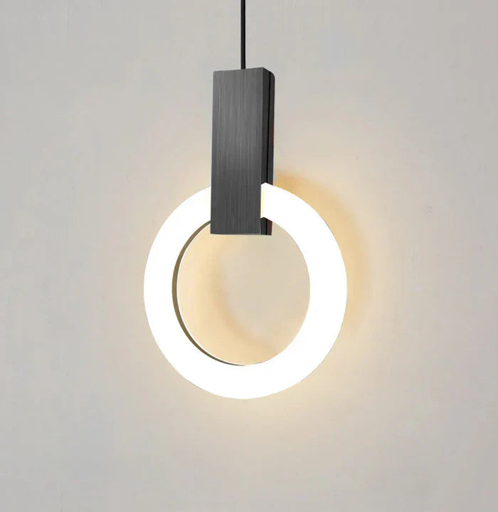 Moderne LED hanglamp met gouden ring