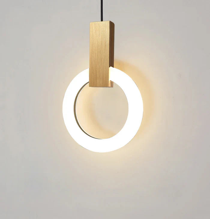 Moderne LED hanglamp met gouden ring