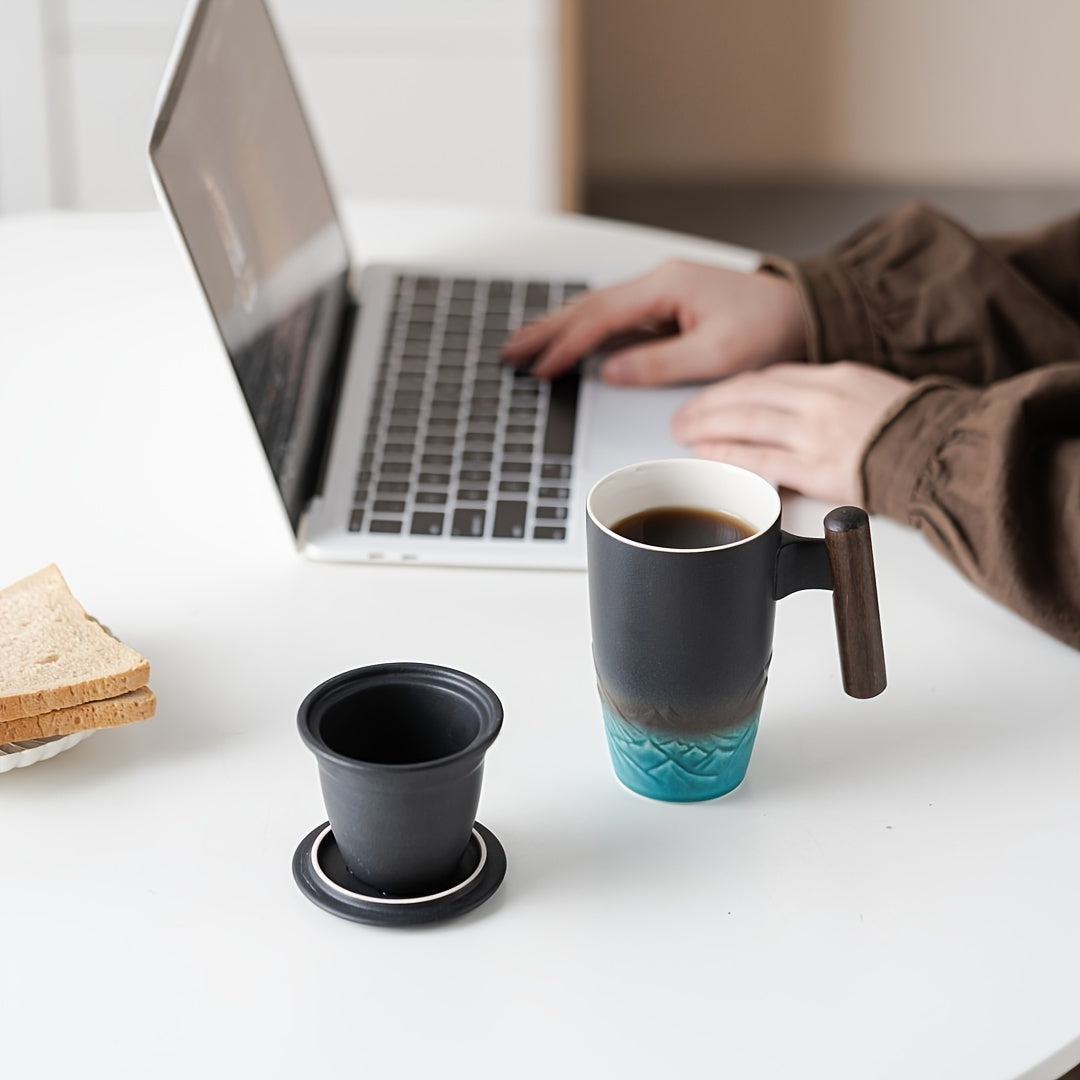 Handgemaakte Keramische Theemok met Zeef – Authentiek Ontwerp en Praktisch Gebruik