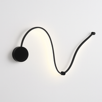 Design wandlamp met LED in art deco stijl