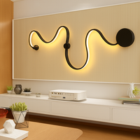 Design wandlamp met LED in art deco stijl