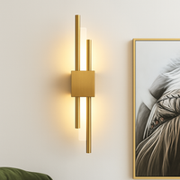 Design LED wandlamp met gouden metalen balk Xeres