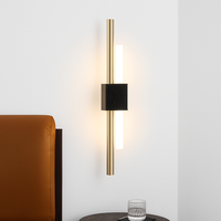 Design LED wandlamp met gouden metalen balk Xeres