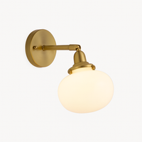 Design LED wandlamp met metalen arm en glazen kap