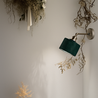 Design wandlamp met gouden LED en retro glazen kap