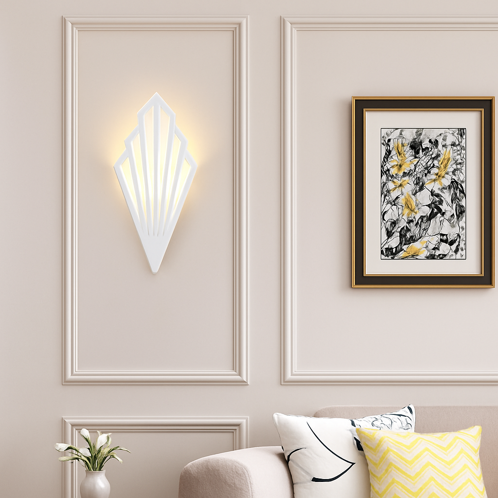 Design wandlamp in driehoekige vorm met gekleurd LED metaal
