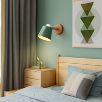 Wandlamp LED met verstelbare kap van metaal en houten steun